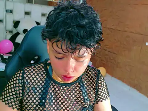 lunabustygirl online show from January 2026 03:38:01 PM