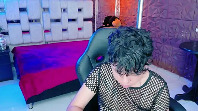 lunabustygirl online show from February 2026 09:22:01 PM