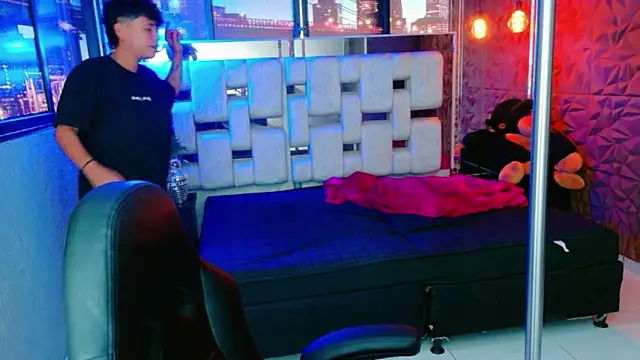 lunabustygirl online show from February 2026 04:37:01 PM