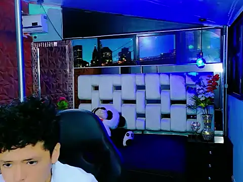 lunabustygirl online show from November 2025 11:10:02 AM