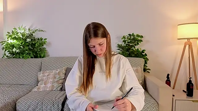 Snapshot of LesaFeldker chatting on November 2025 01:17:02 AM LesaFeldker online show from November 2025 01:17:02 AM