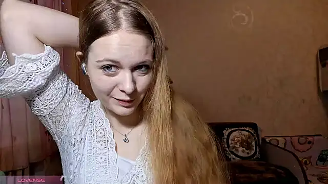 RomonaBustad online show from November 2025 06:14:01 AM