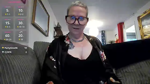 Snapshot of missyb_x chatting on November 2025 03:05:01 PM missyb x online show from November 2025 03:05:01 PM