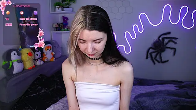 Emmie shy online show from April 2026 08:46:02 PM