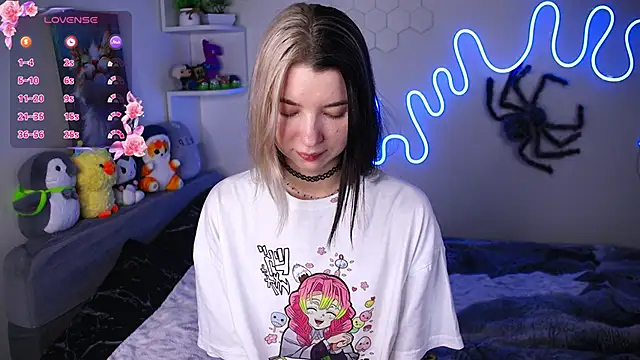 Emmie shy online show from April 2026 07:30:01 PM