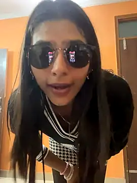 sexyayeshadesi online show from November 2025 05:13:02 PM