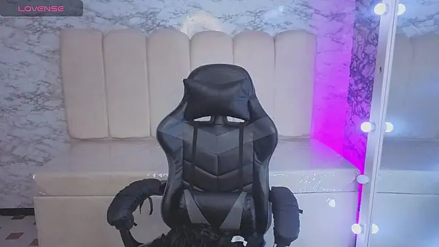 Maleja v  online show from November 2025 01:23:02 PM