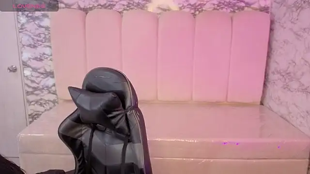 Maleja v  online show from December 2025 01:43:02 PM