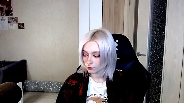 SophiaLur online show from December 2025 02:38:02 PM