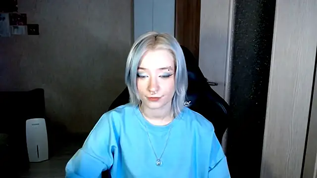 SophiaLur online show from November 2025 03:34:01 PM