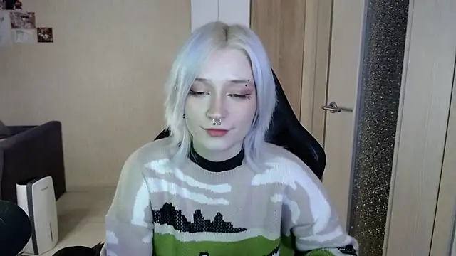 SophiaLur online show from November 2025 03:12:01 PM