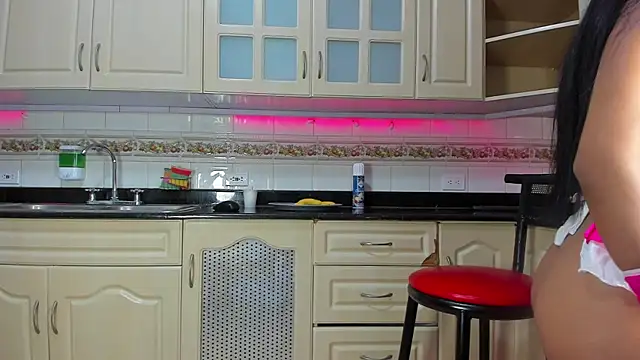 Samantha Bale online show from November 2025 12:05:01 PM