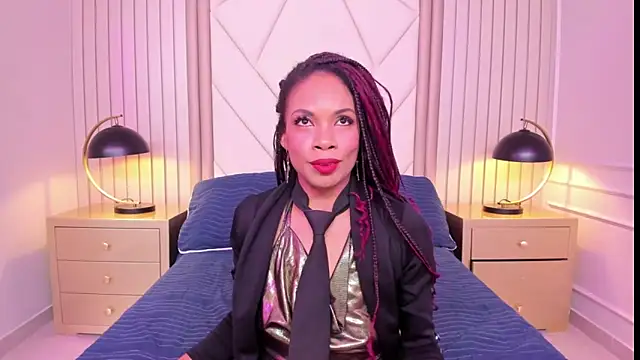 LailaDavidson online show from April 2026 12:12:01 PM