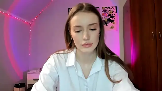 tinyglow online show from March 2026 06:14:01 PM