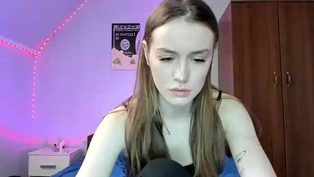 tinyglow online show from March 2026 09:31:01 PM