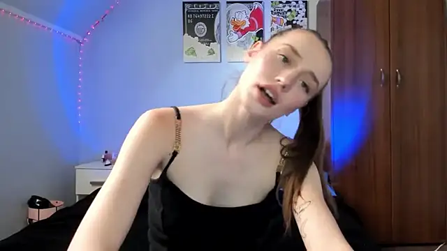 tinyglow online show from January 2026 03:57:02 AM