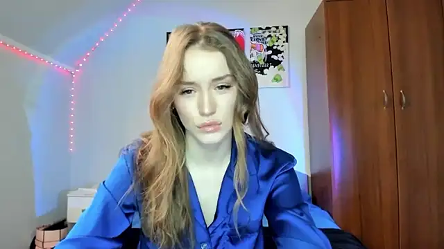 tinyglow online show from December 2025 08:28:02 PM