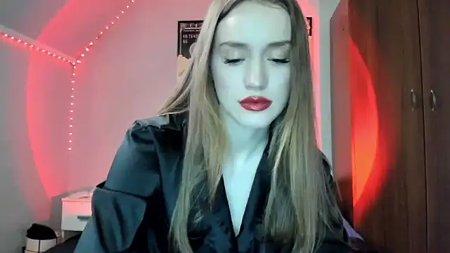 tinyglow online show from March 2026 08:05:02 PM