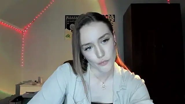 tinyglow online show from December 2025 05:01:01 PM