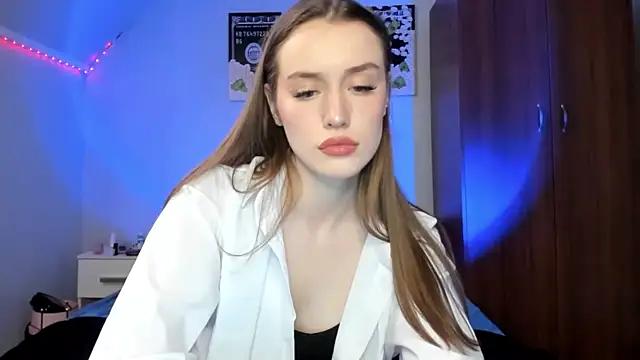 tinyglow online show from February 2026 07:53:02 PM