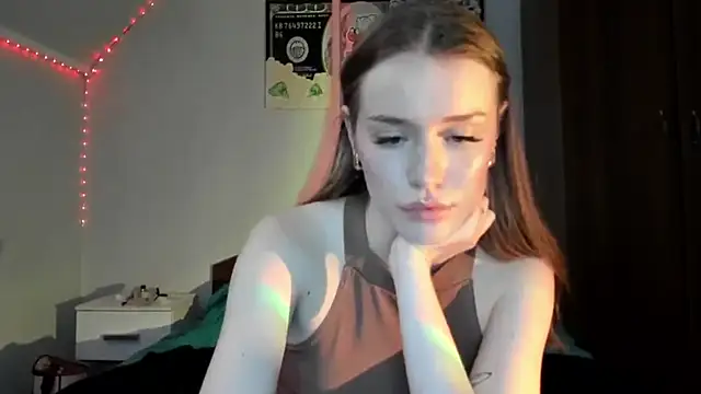 tinyglow online show from March 2026 11:27:01 PM