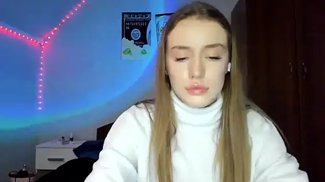 tinyglow online show from March 2026 09:09:01 PM