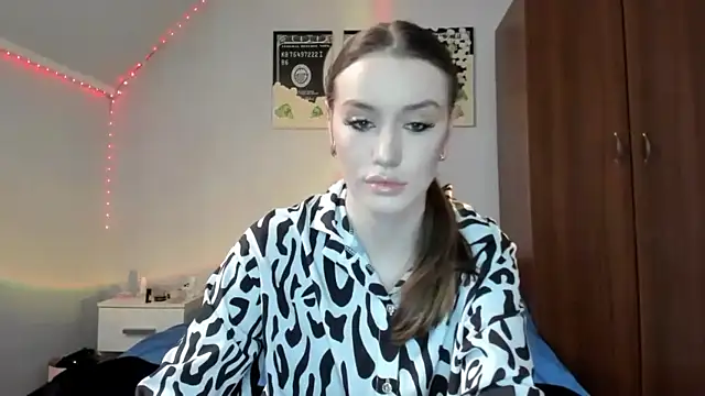 tinyglow online show from December 2025 11:58:01 AM