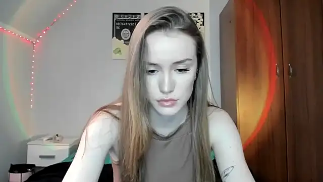 tinyglow online show from December 2025 04:46:02 AM