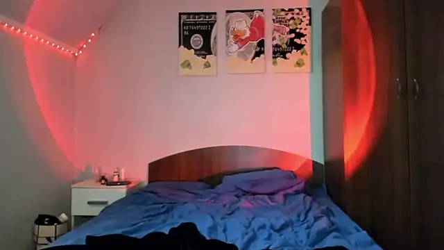 tinyglow online show from February 2026 11:12:01 PM