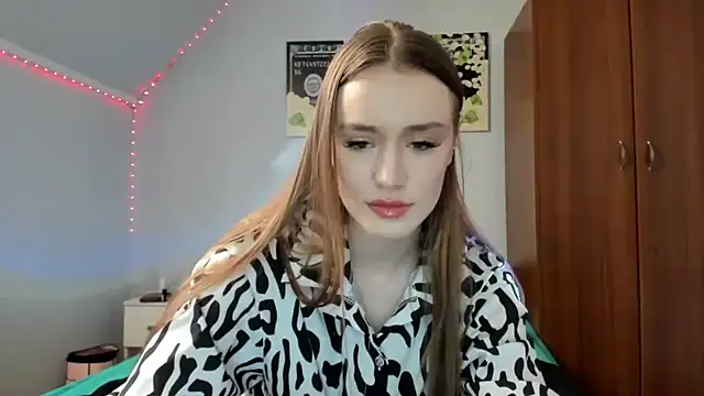 tinyglow online show from February 2026 04:06:01 PM