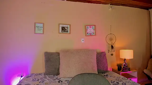 Snapshot of aghata_jackson_ chatting on November 2025 02:53:01 PM aghata jackson online show from November 2025 02:53:01 PM