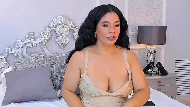 IvannaClaire online show from November 2025 12:27:01 PM