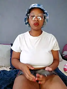 Snapshot of Naive618 chatting on November 2025 07:55:01 AM Naive618 online show from November 2025 07:55:01 AM