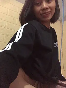 Snapshot of Trangbabylove chatting on November 2025 12:44:02 AM Trangbabylove online show from November 2025 12:44:02 AM