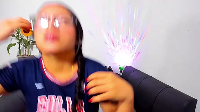 evelisse  online show from December 2025 03:50:01 AM