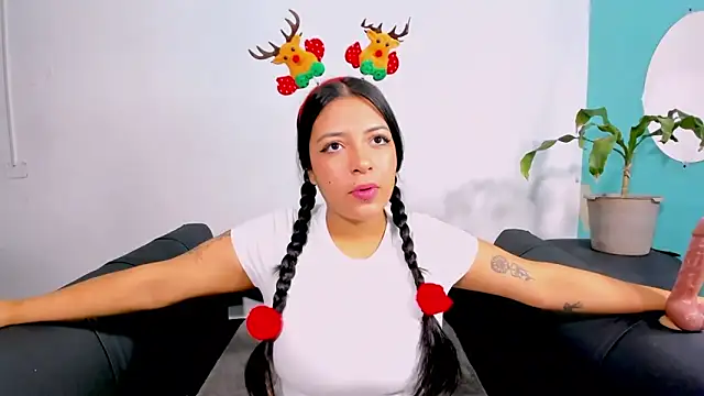 evelisse  online show from December 2025 03:54:01 AM