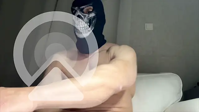 Luna MaskedMan online show from May 2026 06:55:02 PM