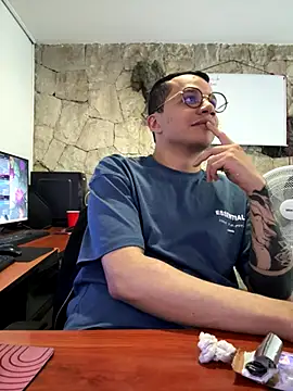 Snapshot of MarcoKostov chatting on November 2025 02:40:01 PM MarcoKostov online show from November 2025 02:40:01 PM