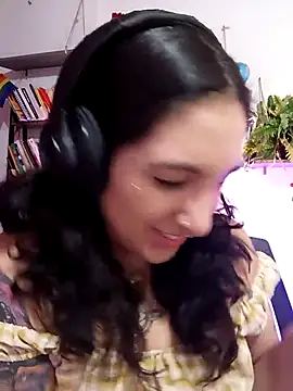 Melinerd online show from May 2026 06:05:01 PM