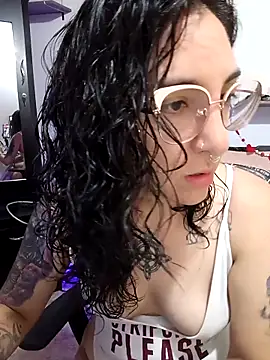 Melinerd online show from March 2026 06:09:02 PM