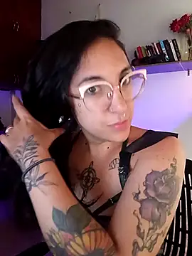 Melinerd online show from April 2026 05:14:02 PM