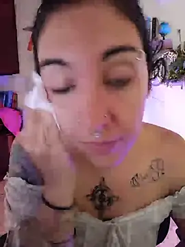Melinerd online show from May 2026 06:12:02 PM