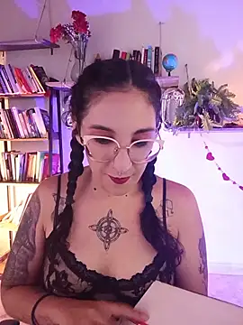 Melinerd online show from May 2026 06:00:01 PM
