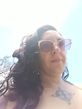 Melinerd online show from April 2026 06:00:02 PM