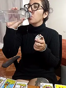 Melinerd online show from December 2025 07:35:01 PM