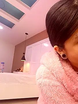 VelvetNovaa online show from November 2025 03:00:02 PM