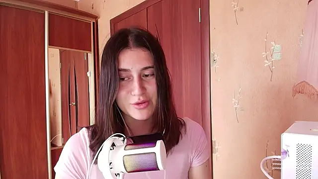 KristinaScott online show from April 2026 02:43:01 PM