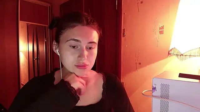 KristinaScott online show from April 2026 05:19:02 PM
