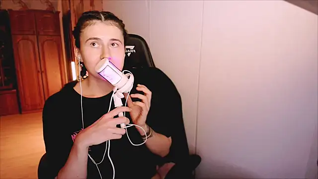 KristinaScott online show from February 2026 03:45:02 PM