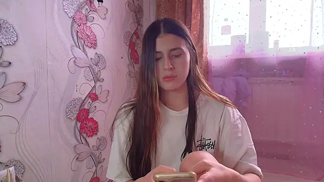 Snapshot of KristinaScott chatting on November 2025 11:21:02 AM KristinaScott online show from November 2025 11:21:02 AM